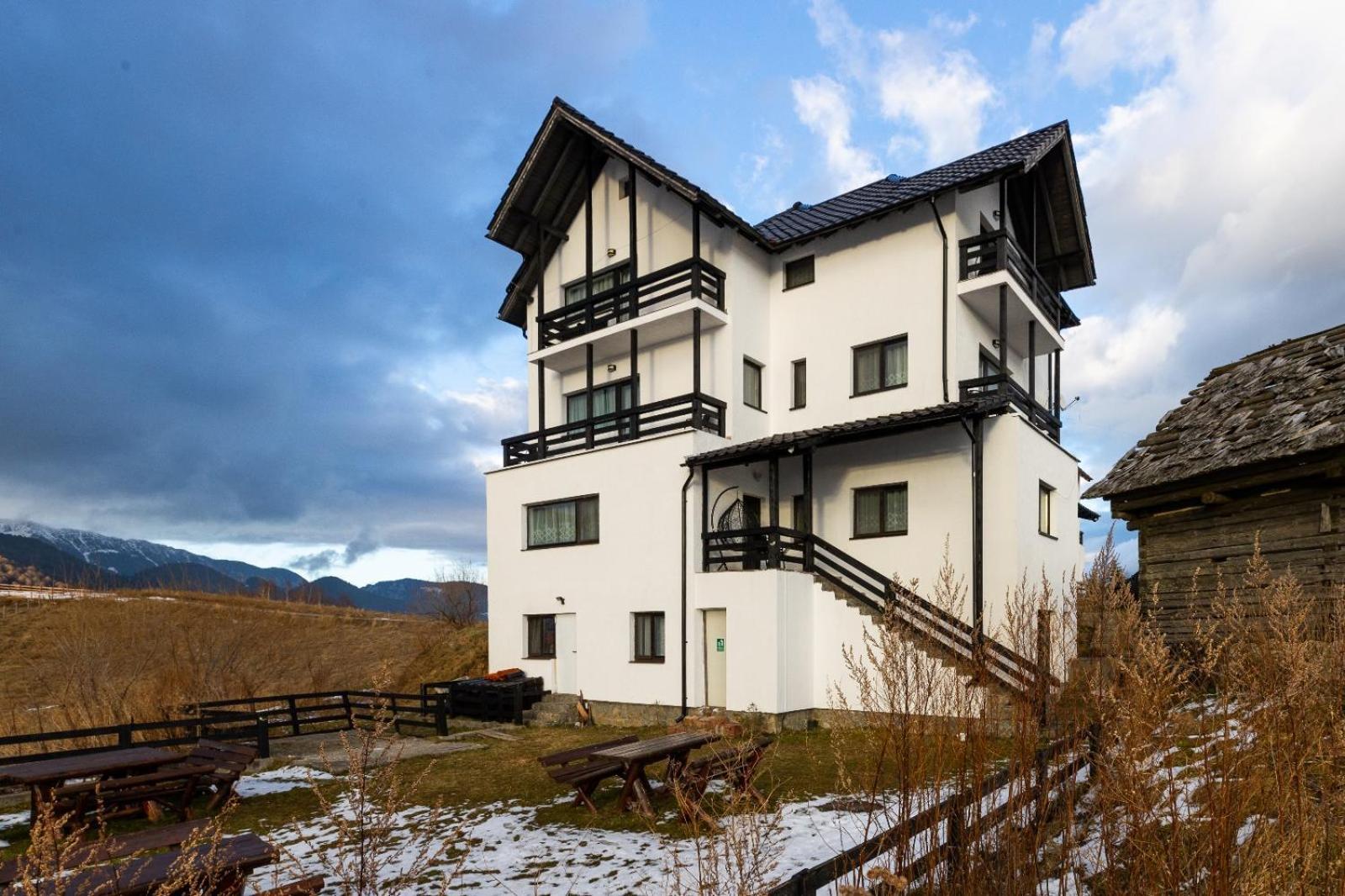 Vila Luca-Hotel Şirnea Eksteriør billede