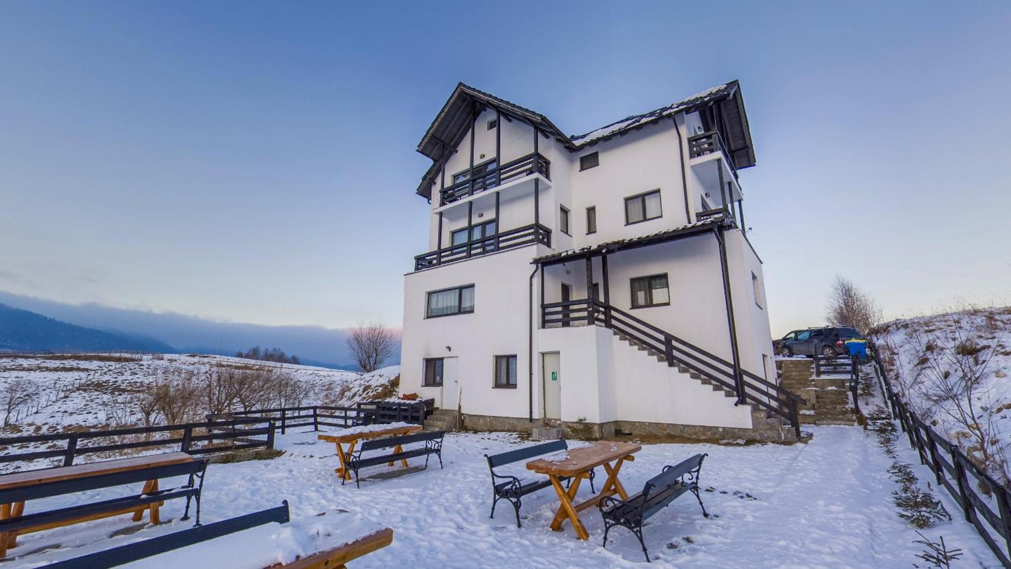 Vila Luca-Hotel Şirnea Eksteriør billede
